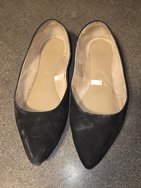 Shoes - Well Worn Black Flats